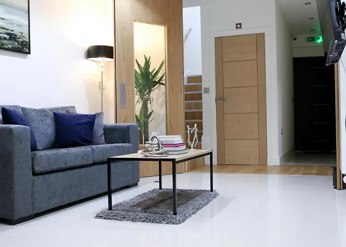 Lovely Studio Apartment With Access For Wheel-Chairs In Sydenham