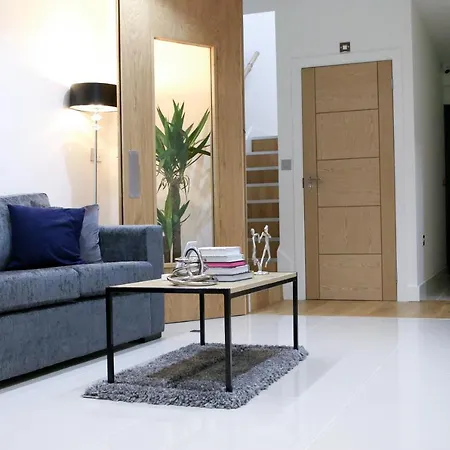Lovely Studio Apartment With Access For Wheel-Chairs In Sydenham London Exterior photo