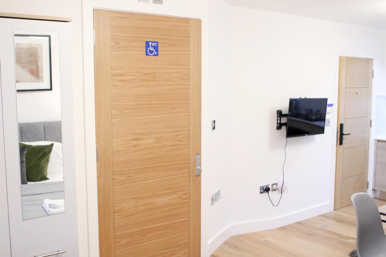 Lovely With Access For Wheel-chairs In Sydenham Apartment