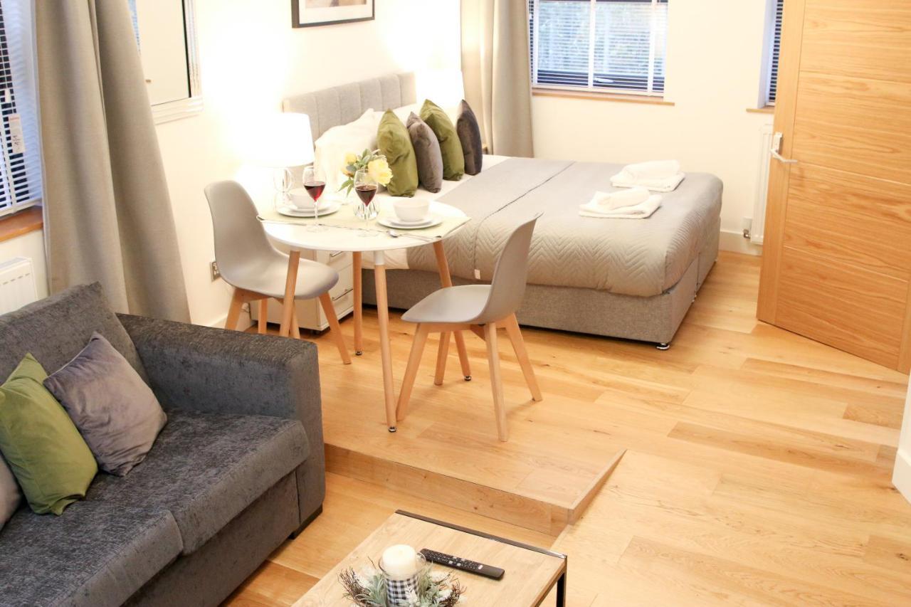 Lovely With Access For Wheel-chairs In Sydenham *