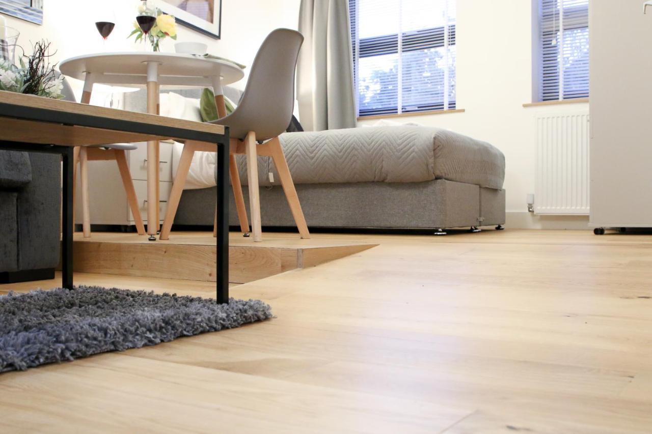Lovely With Access For Wheel-chairs In Sydenham Apartment