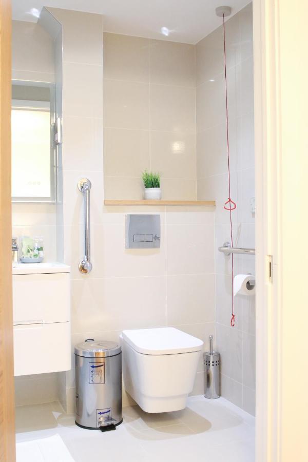 Lovely With Access For Wheel-chairs In Sydenham *