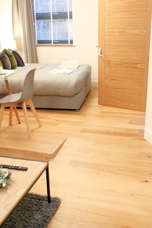 Apartment Lovely With Access For Wheel-chairs In Sydenham